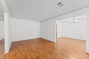 6119 Yarwell Dr, Houston, TX 77096 - Photo 10