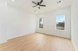 8048 Sunbury St, Houston, TX 77028 - Photo 6