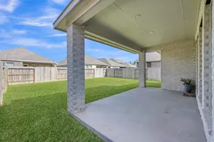 631 Sand Branch Dr, Conroe, TX 77304 - Photo 32