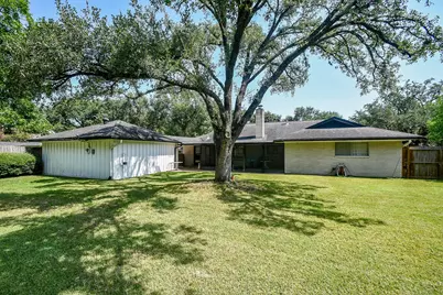 7719 Clarewood Drive, Houston, TX 77036 - Photo 20