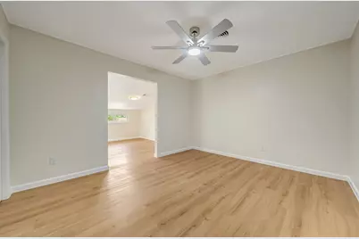 4127 Hill Oak Drive, Houston, TX 77092 - Photo 12
