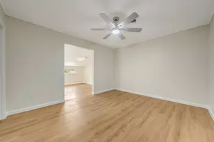4127 Hill Oak Dr, Houston, TX 77092 - Photo 12