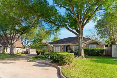 942 Brunswick Circle, Sugar Land, TX 77478 - Photo 2