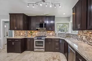 1711 Chestnut Ridge Rd, Kingwood, TX 77339 - Photo 8