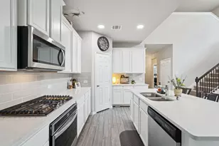 10126 Bayou Oaks Dr, Conroe, TX 77385 - Photo 16