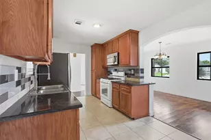 407 Meters St, Houston, TX 77020 - Photo 4