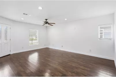 407 Meters Street, Houston, TX 77020 - Photo 6