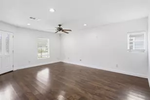 407 Meters St, Houston, TX 77020 - Photo 6