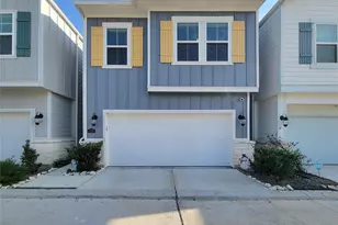 710 Seafoam Ln, Kemah, TX 77565 - Photo 1