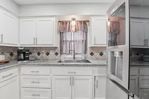 2051 Shadow Rock Dr, Kingwood, TX 77339 - Photo 6