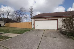 12912 Village Gate Dr, Houston, TX 77082 - Photo 2