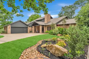 1118 April Waters Dr N, Conroe, TX 77356 - Photo 2