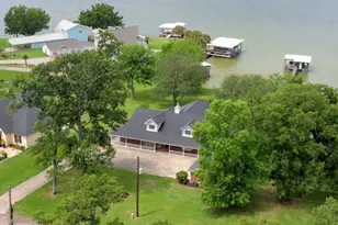 322 Buffalo Ct, Livingston, TX 77351 - Photo 1