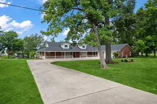 322 Buffalo Ct, Livingston, TX 77351 - Photo 2