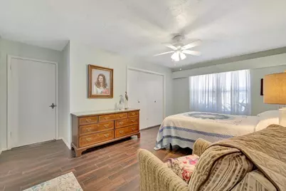 15518 Pleasant Valley Road, Houston, TX 77062 - Photo 34