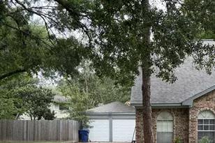 3127 Apple Dr, Houston, TX 77459 - Photo 2