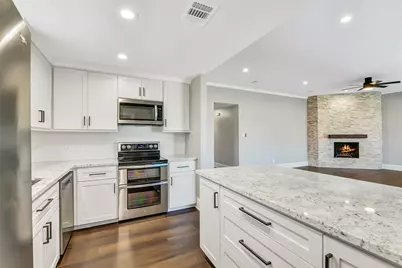 205D Skyview Terrace #704, Friendswood, TX 77546 - Photo 8