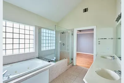 3570 Link Valley Drive, Houston, TX 77025 - Photo 18
