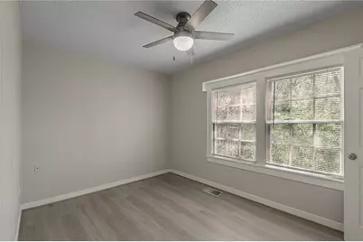 811 Sam Houston Avenue #B, Huntsville, TX 77320 - Photo 8