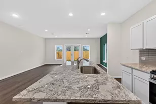 9113 Highland Northern Wy, Houston, TX 77088 - Photo 6