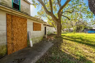 411 Ml King Jr St, Texas City, TX 77590 - Photo 8
