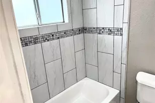 1604 Broken Arrow St, Baytown, TX 77521 - Photo 18