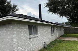 1604 Broken Arrow St, Baytown, TX 77521 - Photo 22