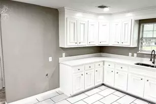 1604 Broken Arrow St, Baytown, TX 77521 - Photo 10