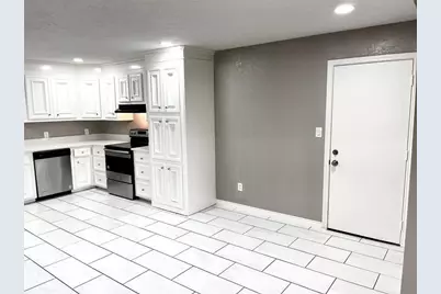 1604 Broken Arrow Street, Baytown, TX 77521 - Photo 8