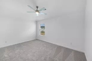 207 Upland Dr, Waller, TX 77484 - Photo 24