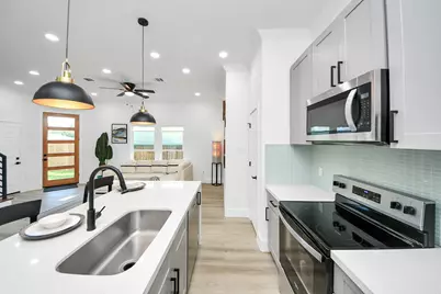 9305 Jutland Road, Houston, TX 77033 - Photo 10