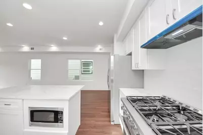 611 E 39th Street #B, Houston, TX 77022 - Photo 10