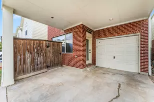 1755 Aden Dr, Houston, TX 77003 - Photo 30