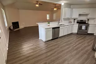 9217 Mohawk Dr, La Porte, TX 77571 - Photo 6