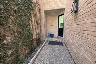 10 S Briar Hollow Ln, Houston, TX 77027 - Photo 50