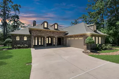 702 Fairway Oaks, Conroe, TX 77302 - Photo 2