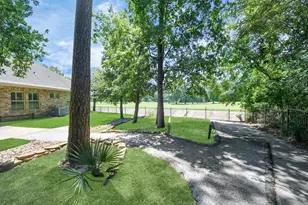 702 Fairway Oaks, Conroe, TX 77302 - Photo 34