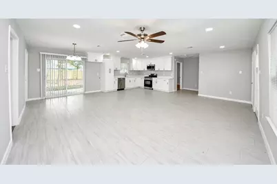 5823 Southgood Street, Houston, TX 77033 - Photo 4