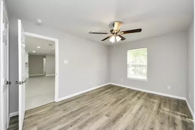 5823 Southgood Street, Houston, TX 77033 - Photo 26