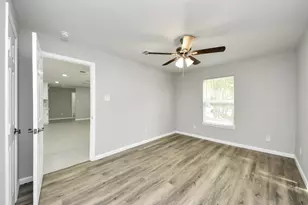 5823 Southgood St, Houston, TX 77033 - Photo 26