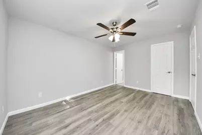 5823 Southgood Street, Houston, TX 77033 - Photo 30