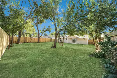 5823 Southgood Street, Houston, TX 77033 - Photo 36