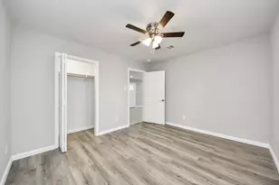 5823 Southgood St, Houston, TX 77033 - Photo 18