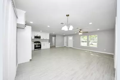 5823 Southgood Street, Houston, TX 77033 - Photo 12