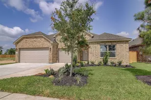 1061 Comal Trl, Dayton, TX 77535 - Photo 2