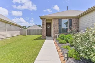 704 Allana Ln, Alvin, TX 77511 - Photo 2