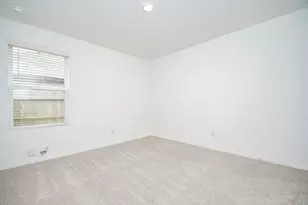 2815 Fountain Woods Dr, League City, TX 77573 - Photo 6