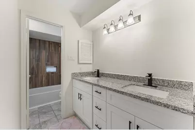 4703 Fountainhead Drive, Houston, TX 77066 - Photo 24