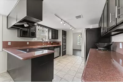 4703 Fountainhead Drive, Houston, TX 77066 - Photo 12