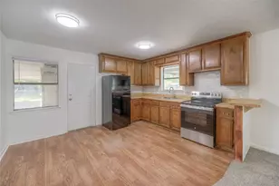 305 Oak Ridge Dr, Onalaska, TX 77360 - Photo 2